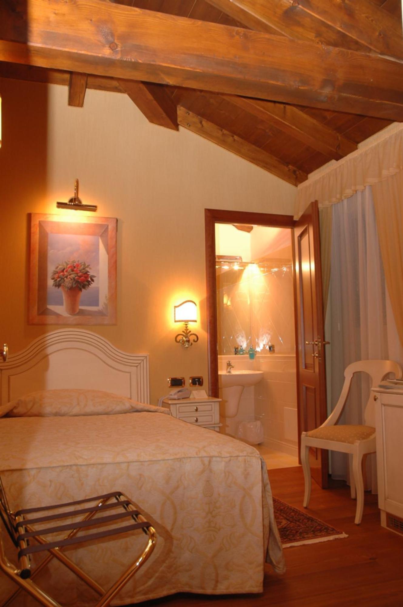 Albergo Da Nando Mortegliano Exterior foto